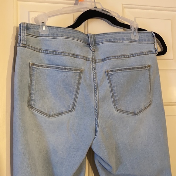 NWOT Light Wash Jeans - Picture 6 of 6